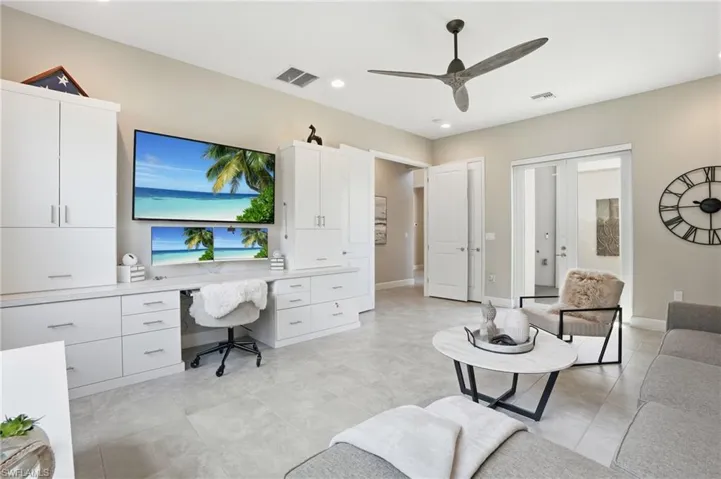 11644 Periwinkle Dr, Naples, Florida 34120