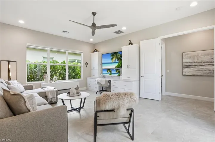 11644 Periwinkle Dr, Naples, Florida 34120