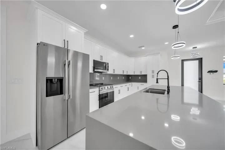 807 Nicholas Pkwy W, Cape Coral, Florida 33991