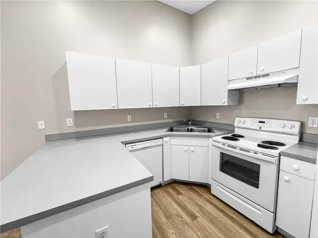 2130 NE 8th  PL, Cape Coral, FL 33909
