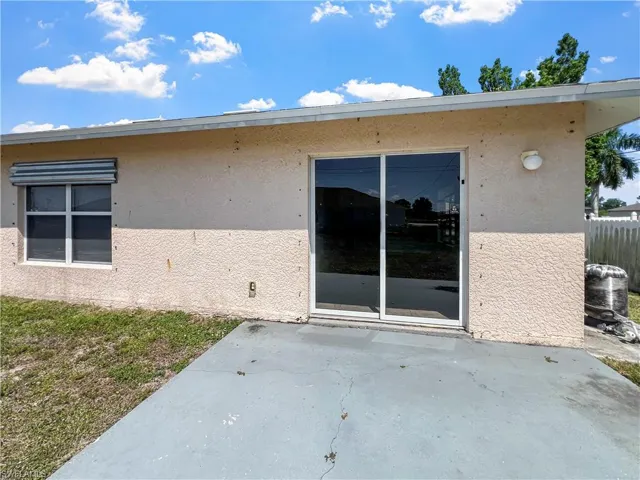 2130 NE 8th  PL, Cape Coral, FL 33909
