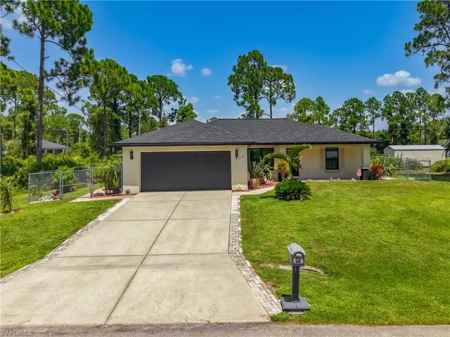 927 Franklin St E, Lehigh Acres, Florida 33974