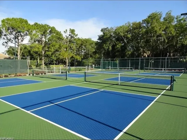 Hunters Ridge 4 Clay Tennis Courts