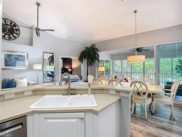 5125 Cedar Springs Dr 204, Naples, Florida 34110