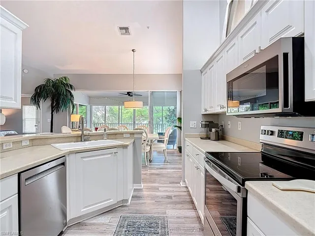 5125 Cedar Springs Dr 204, Naples, Florida 34110