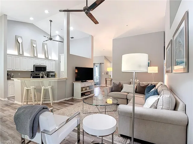 5125 Cedar Springs Dr 204, Naples, Florida 34110