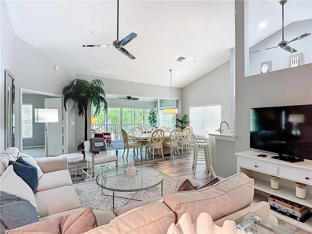 5125 Cedar Springs Dr 204, Naples, Florida 34110