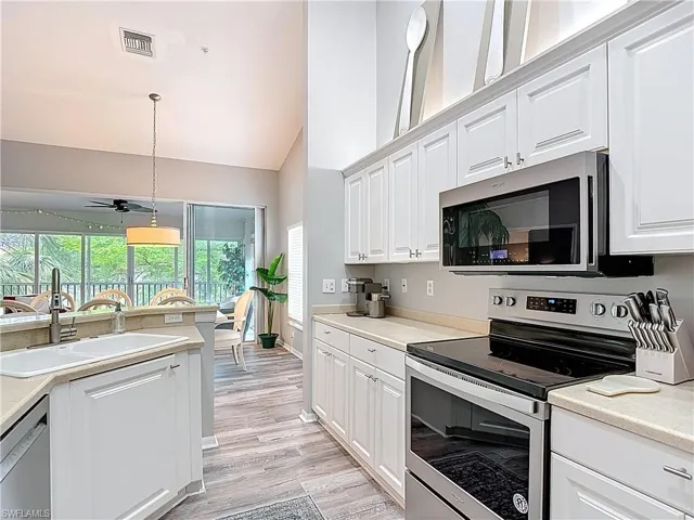 5125 Cedar Springs Dr 204, Naples, Florida 34110