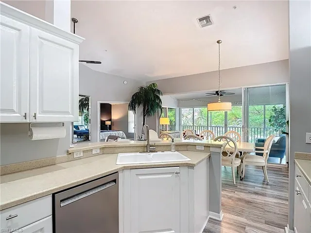 5125 Cedar Springs Dr 204, Naples, Florida 34110