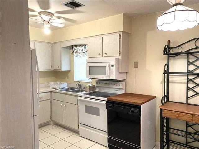 Another view of the kitchen.