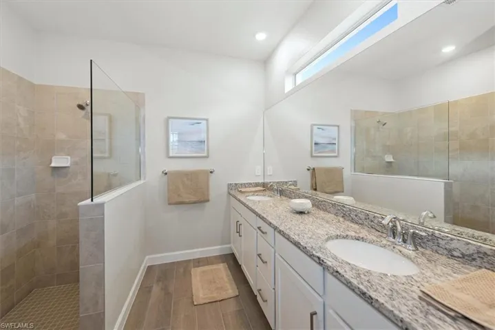 3061  Weston Manor  DR, Alva, FL 33920