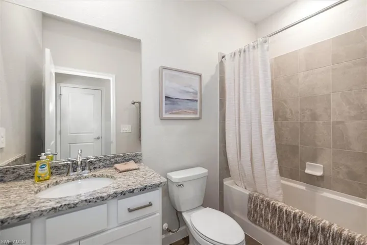 3061  Weston Manor  DR, Alva, FL 33920