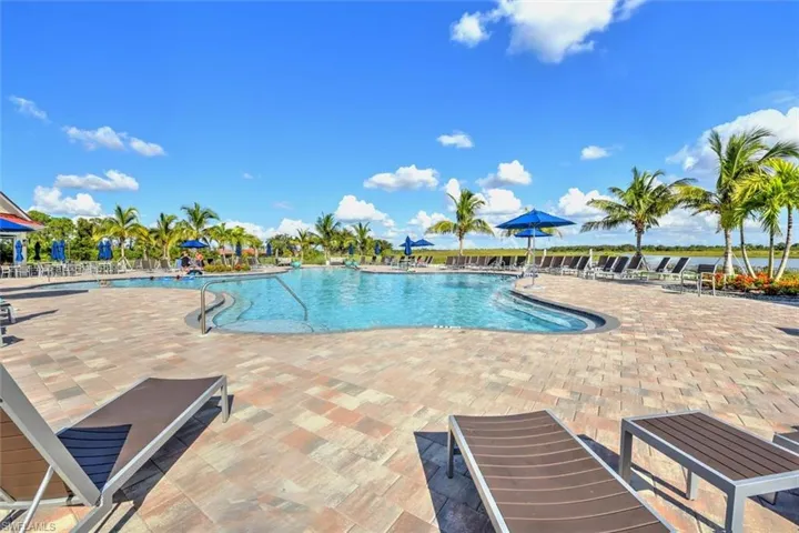 3061  Weston Manor  DR, Alva, FL 33920