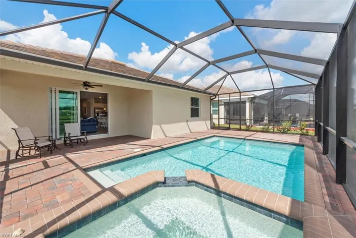 3061  Weston Manor  DR, Alva, FL 33920
