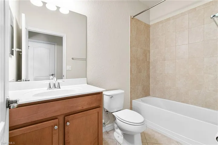 11284  Red Bluff  LN, Fort Myers, FL 33912