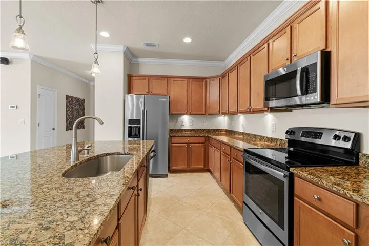 11284  Red Bluff  LN, Fort Myers, FL 33912