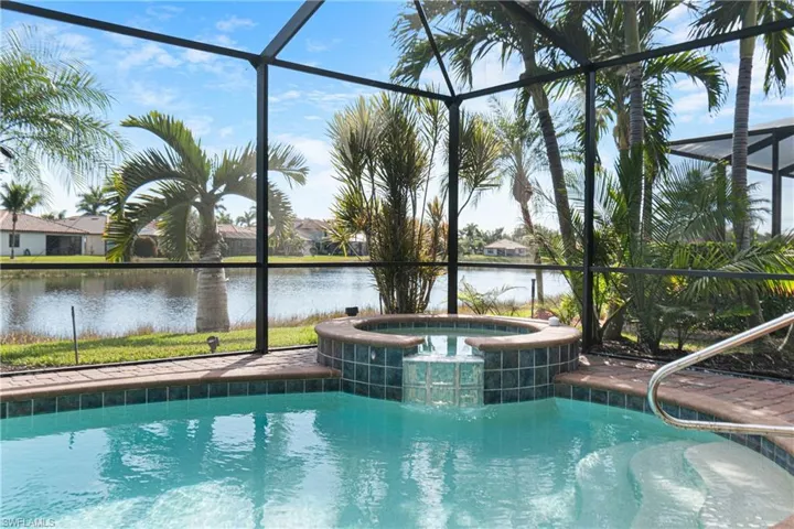 11284  Red Bluff  LN, Fort Myers, FL 33912