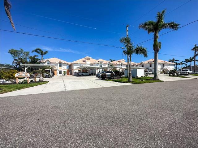 Driveway & Covered Parking from Street (Dead End) Level