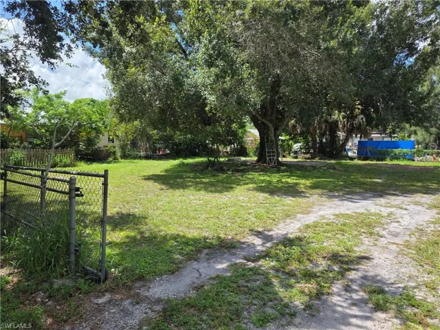 615 New Market Rd W, Immokalee, Florida 34142