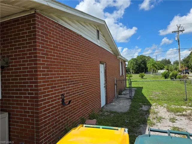 615 New Market Rd W, Immokalee, Florida 34142