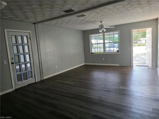 615 New Market Rd W, Immokalee, Florida 34142