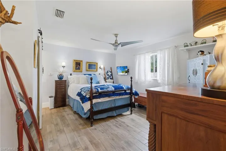 4329 Sw 1st Pl, Cape Coral, Florida 33914