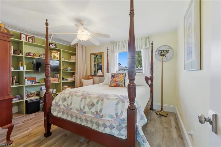 4329 Sw 1st Pl, Cape Coral, Florida 33914