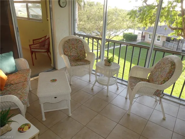 5467  Rattlesnake Hamm  RD, Naples, FL 34113