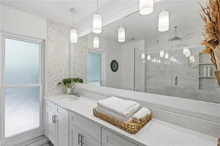 27160 Edenbridge Ct, Bonita Springs, Florida 34135