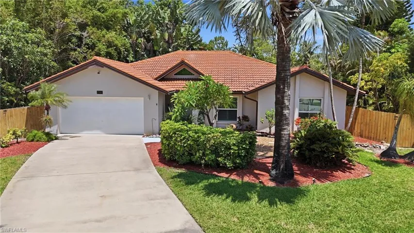 27160 Edenbridge Ct, Bonita Springs, Florida 34135