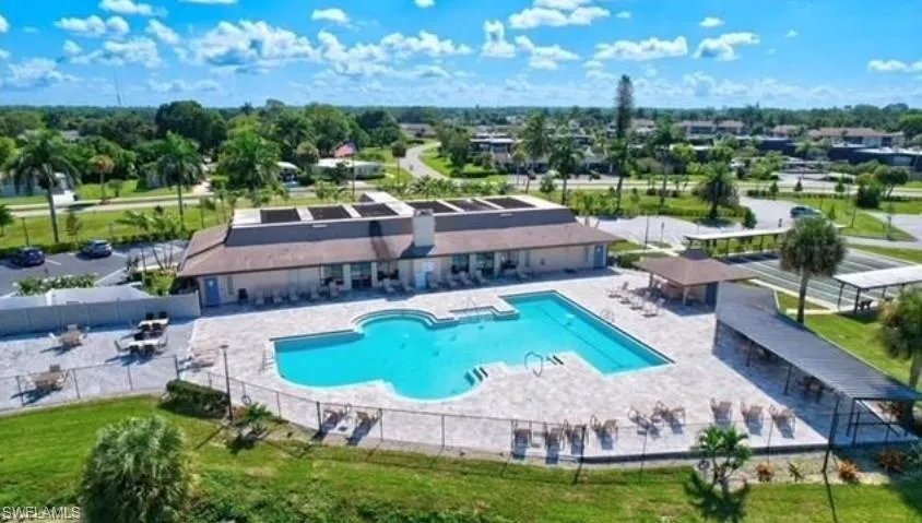 Community Pool / Clubhouse