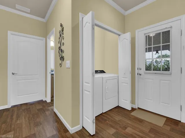 Foyer/Laundry