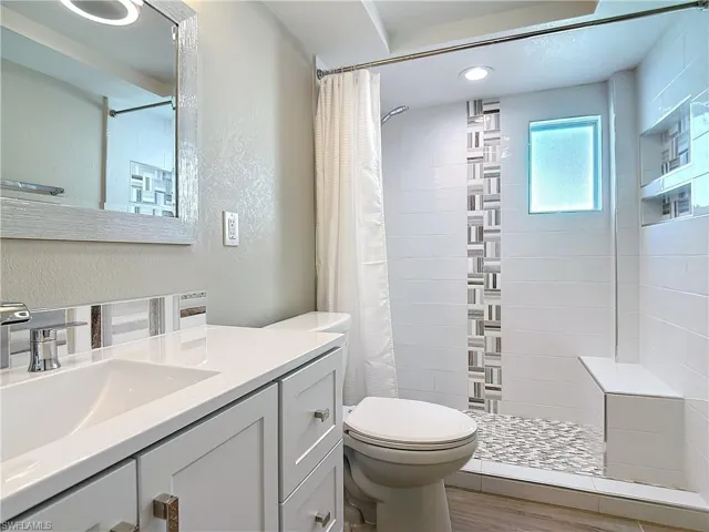 Downstairs full bathroom