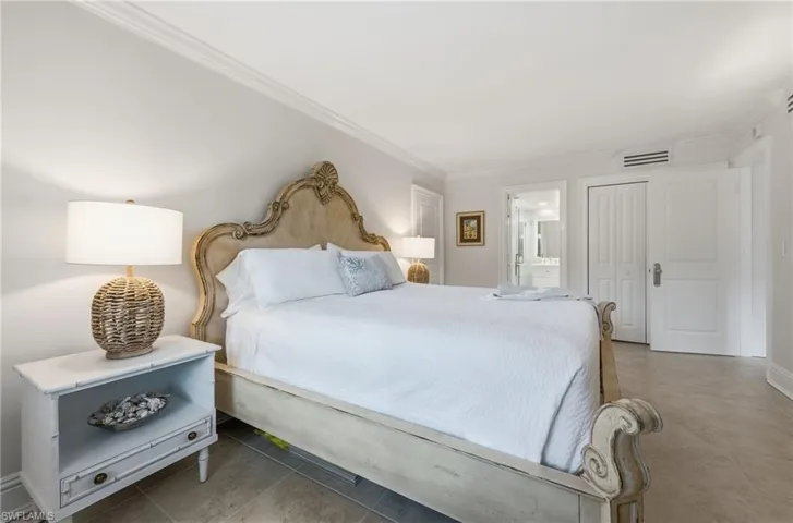 666 3rd St S 101, Naples, Florida 34102