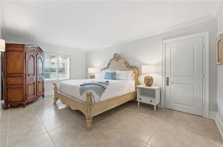 666 3rd St S 101, Naples, Florida 34102