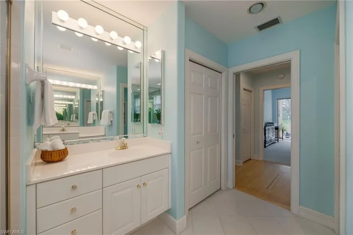 650 Vintage Reserve Cir 5-a, Naples, Florida 34119