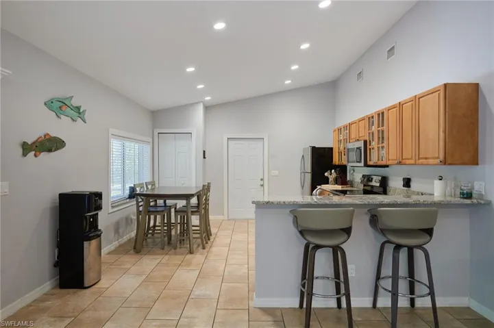 5211  Melaluca  DR, Fort Myers, FL 33905
