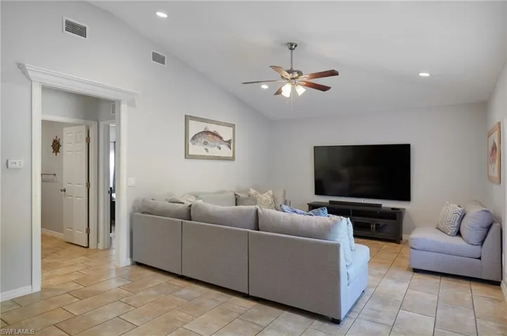 5211  Melaluca  DR, Fort Myers, FL 33905