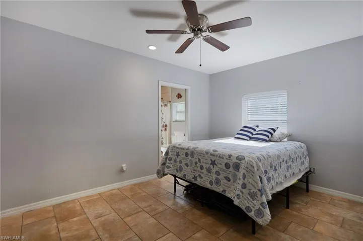 5211  Melaluca  DR, Fort Myers, FL 33905