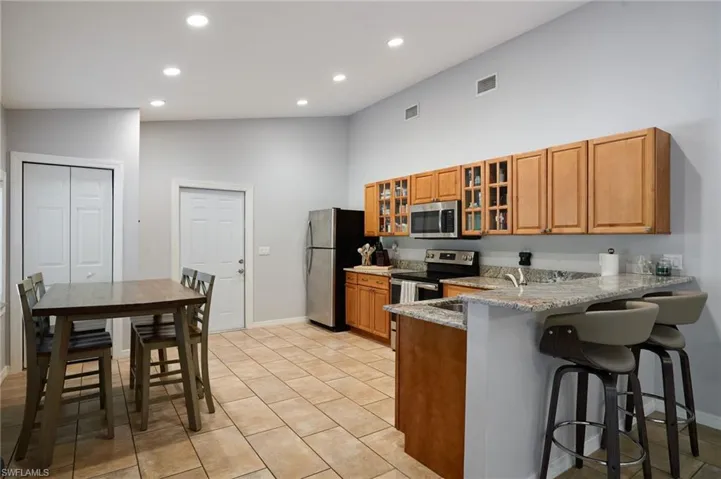 5211  Melaluca  DR, Fort Myers, FL 33905
