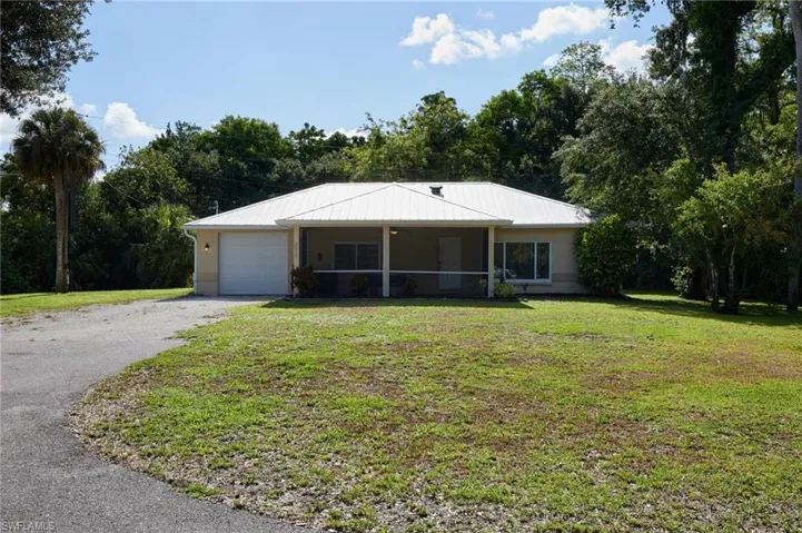 5211  Melaluca  DR, Fort Myers, FL 33905