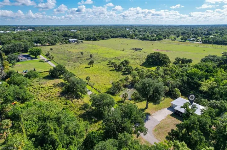 5211  Melaluca  DR, Fort Myers, FL 33905