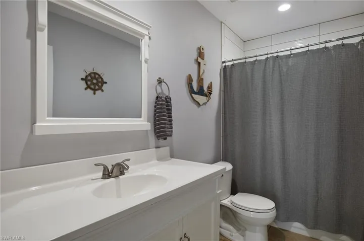 5211  Melaluca  DR, Fort Myers, FL 33905