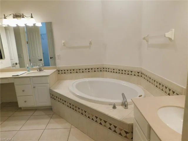 master bath roman tub