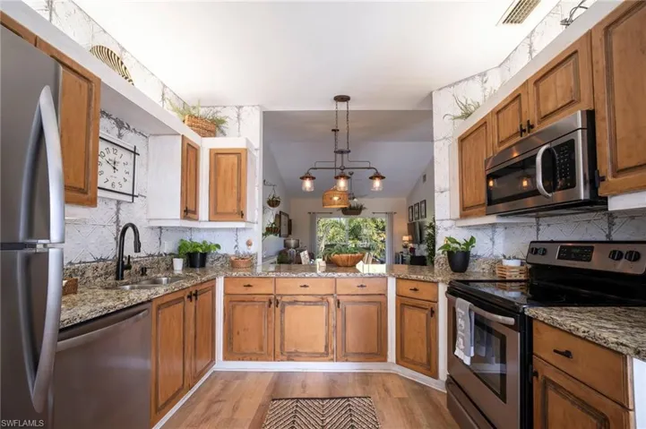 615 Rose Garden Rd 7, Cape Coral, Florida 33914