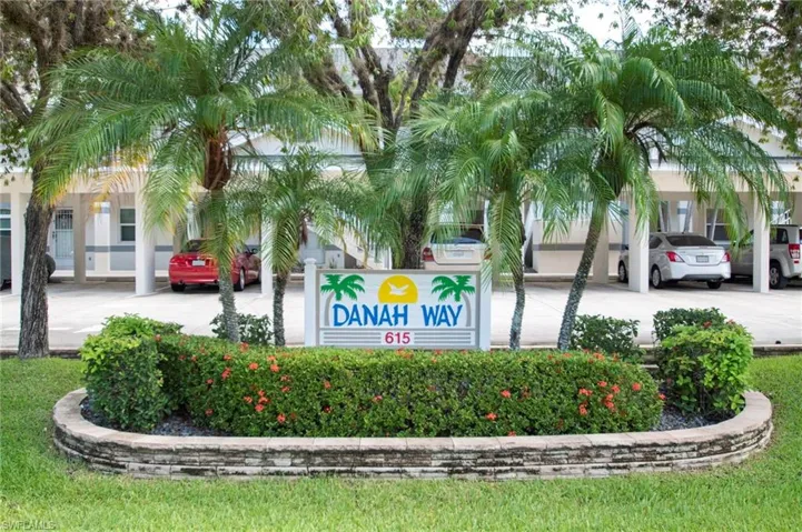 615 Rose Garden Rd 7, Cape Coral, Florida 33914