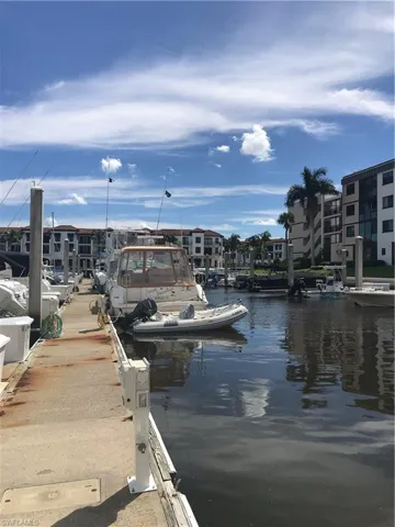 801  River Point  DR, Naples, FL 34102