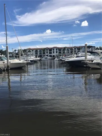 801  River Point  DR, Naples, FL 34102