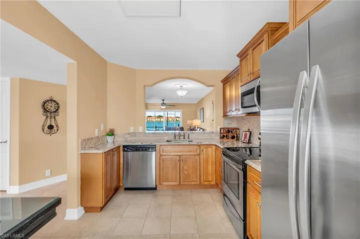 7794  Emerald  CIR, Naples, FL 34109