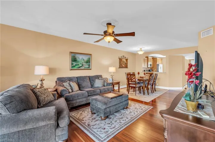7794  Emerald  CIR, Naples, FL 34109